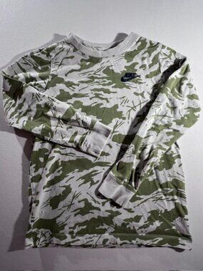 NIKE Boy's printed futura tee camo camouflage print size Medium